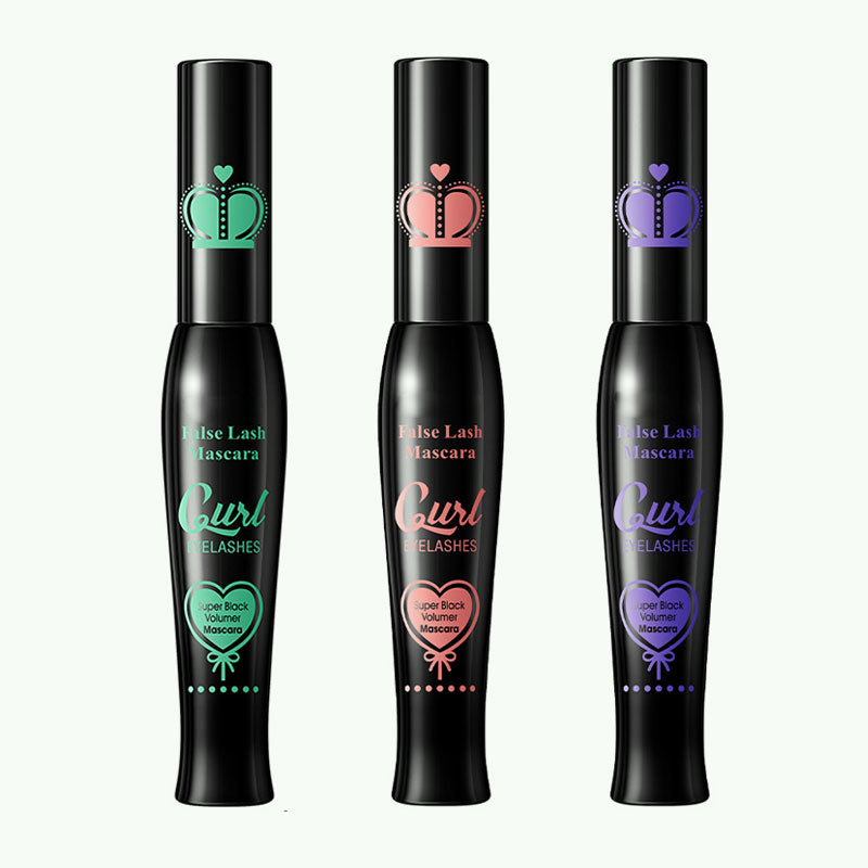 Wasserfeste Mascara für Schwung und Länge