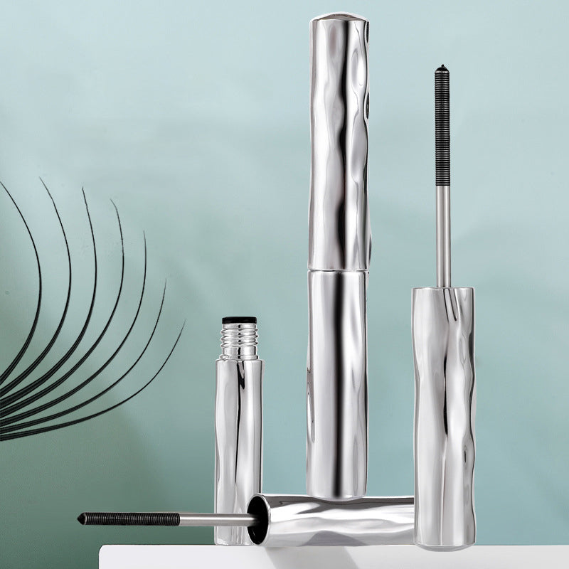 Mascara für lange, dichte Wimpern