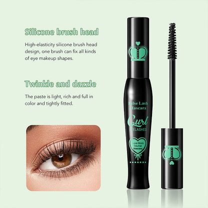 Wasserfeste Mascara für Schwung und Länge